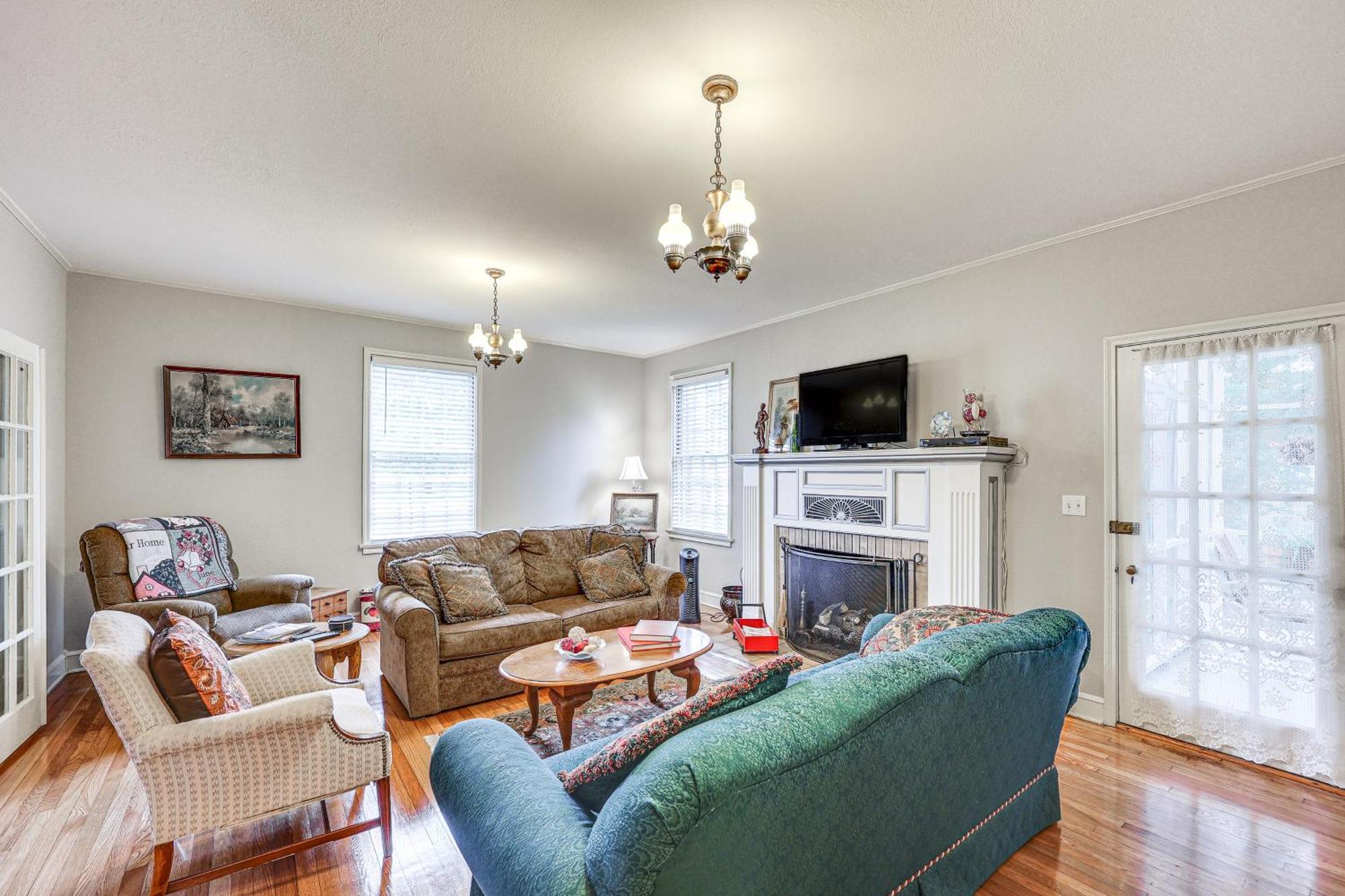 Delightful Retreat With Fireplace And Large Yard! Exterior foto