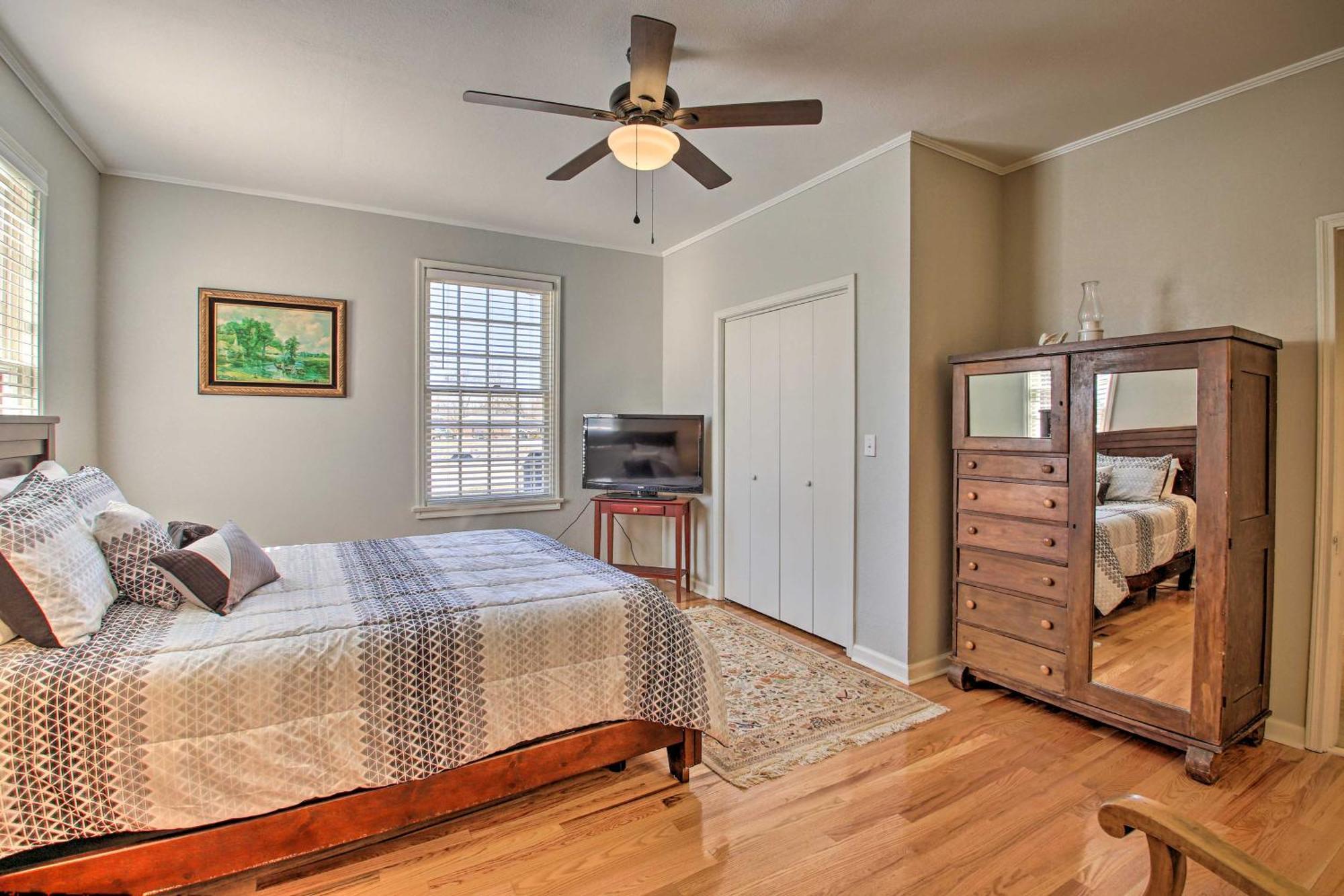 Delightful Retreat With Fireplace And Large Yard! Exterior foto